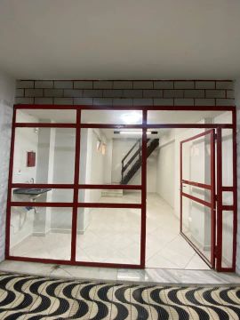Galeria para venda possui 30 metros quadrados com 2 quartos em Centro - Guarapari - ES