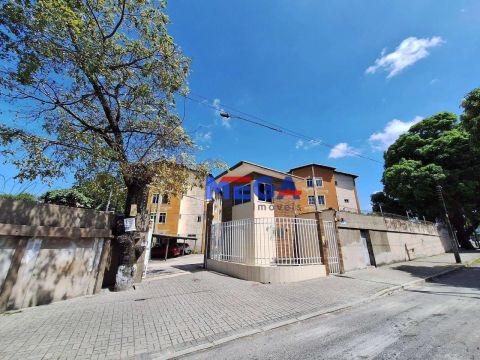 Apartamento com 2 dormitórios para alugar, 78 m² por R$ 1.480,47/mês - Jóquei Clube - Fort