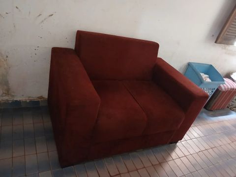 Conjunto de Sofá de 2 e 3 lugares usado em ótimo estado