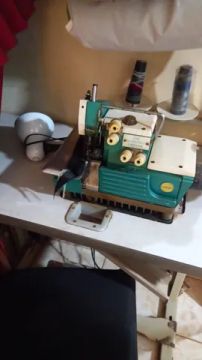 Máquina de costura interlock industrial