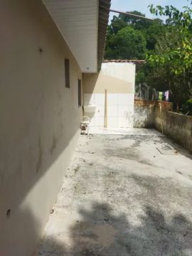 Casa com 3 Quarto(s) e 1 banheiro(s) para Alugar, 230 m² por R$ 1550 / Mês