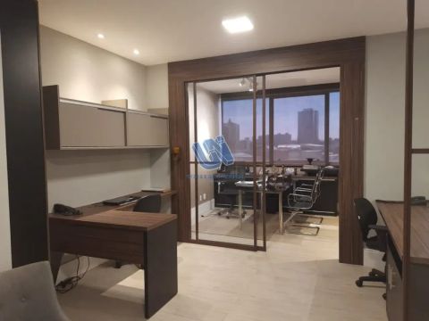 Sala Comercial decorada e mobiliada com 60m2 para Locação no CEO no Caminho das Árvores