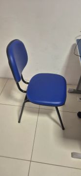 Cadeira Azul de Escritório (16 unidades) em ótimo estado de conservação 