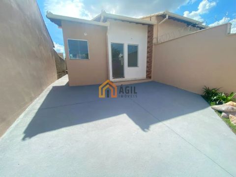 Casa com 2 dormitórios à venda, 60 m² por R$ 259.990 - Tiradentes - São Joaquim de Bicas/M