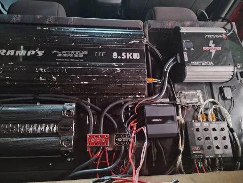 Som automotivo forte 