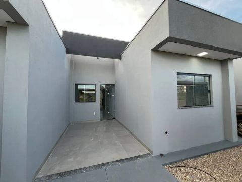 Casa individual com 2 quartos para Alugar próximo as faculdades Ulbra e Católica.