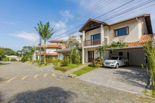 Casa em Condomínio no Abranches de 264,32 m² com 3 quartos - 94700.001-KD