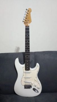 Guitarra Shelter Branca