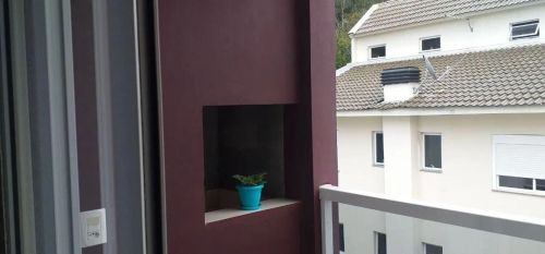 Quarto em apto mobiliado com garagem 
