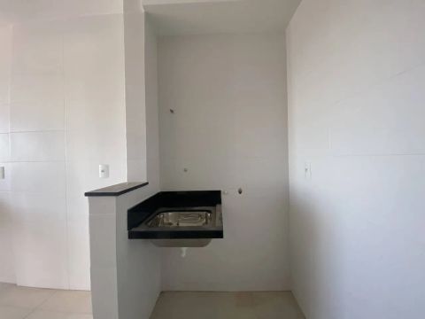 Apartamento em Rua Sebastiana Arantes Fonseca - Santa Mônica - Uberlândia/MG