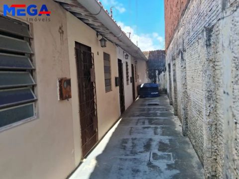 Casa para aluguel, 2 quartos, Jóquei Clube - Fortaleza/CE