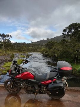 vendo moto suzuky V-strom ano 2015/16