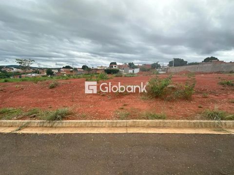 Venda de terreno comercial no bairro Delfino