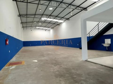 Oportunidade! Salão Comercial para Alugar em Araçatuba - Bairro Iporá