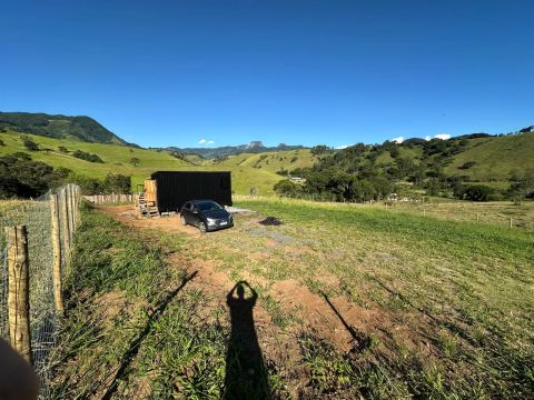 Vendo terreno com chalé/trailer