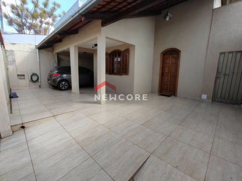 Casa em Rua Itacolomi - Monte Castelo - Contagem/MG