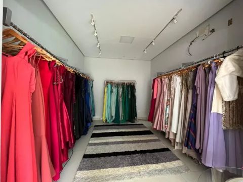 VENDE-SE LOJA COMPLETA