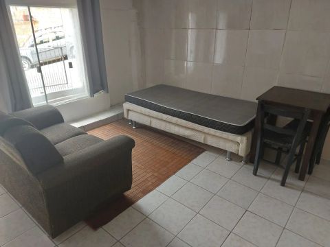 Alugo kitinet no centro próximo shopping beira mar 