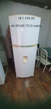 Geladeira Duplex com Dispenser de Água - R$ 1.199,00