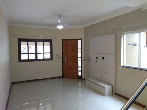 Oportunidade - Casa Sobrado - Jardim das Indústrias - 3 Dormitórios - 115m².