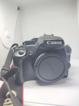 CANON D1000