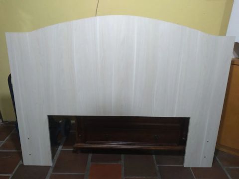 Cabeceira Queen semi nova.(Entrego)