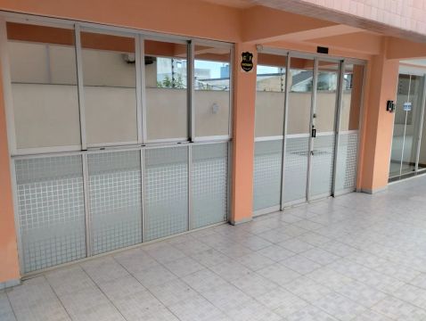 Loja Próximo a Leoberto Leal e a Faculdade Estácio de Sá em Barreiros