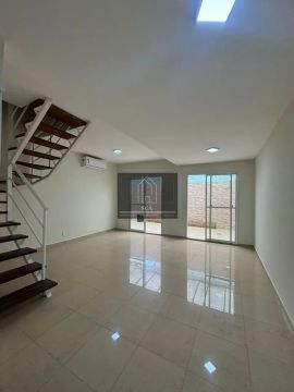 Casa em condomínio fechado com 3 quartos, 2 vagas no Jd Rosa Maria - SP-SP