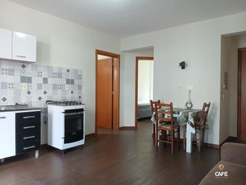 Apartamento no centro, com 2 dormitórios e 1 vaga de garagem