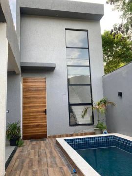 Casa Moderna Linear c/ 3 Suítes