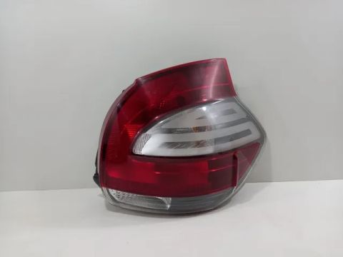 Lanterna lado direito original Fiat Mobi 