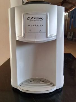 Bebedouro Colormaq semi novo 