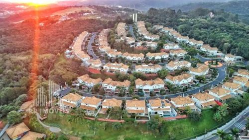 RR6568 Casa 189m² CONDOMÍNIO RESIDENCIAL SCENIC - OPORTUNIDADE - 3 Dorms 4 Vagas - Santana