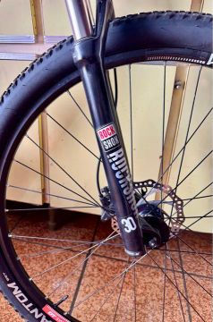 Suspensão Rockshox xc tap air