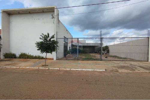 BARRACÃO COMERCIAL FRENTE AO CONDOMINIO MONTREAL