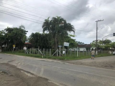 Terreno em itapoa 120m2 perto praia de esquina