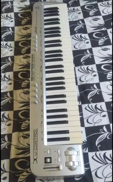 Controlador Berhinger UMX61