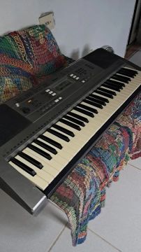 Teclado Yamaha PSR E353 5 Oitavas