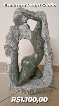 Escultura esculpida em pedra Sabão mulher nua
