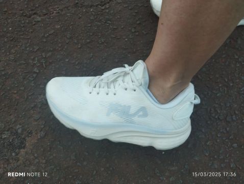 Tênis Fila branco feminino