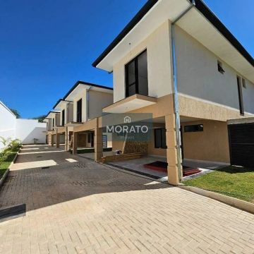 Condomínio com 5 casas a venda na Pampulha;