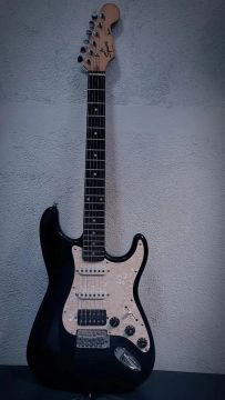 Guitarra FENDER SQUIER 