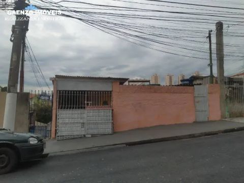 Terreno contendo 3 casas próximo ao centro de Osasco