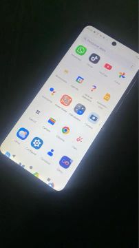 Smartphone Android em ótimo estado