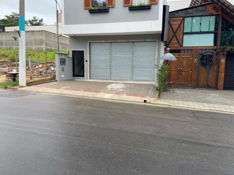 ALUGA Ponto comercial na avenida principal no bairro Solar Bitti