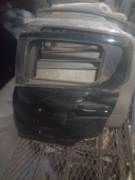 porta traseira esquerda do Fiat mobi