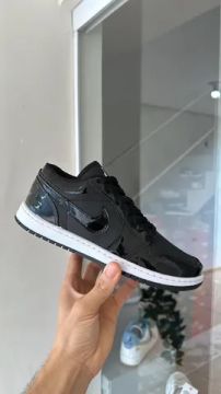 Tênis Air Jordan cano baixo 