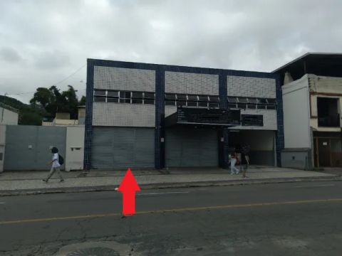 Loja com sobreloja no Fábrica