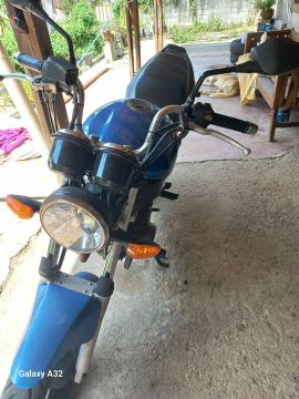 Motocicleta azul em ótimo estadoGs500 