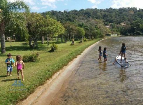 Casa na Lagoa com acesso á 100m do mar, 2 pavimentos, 2 quartos, suíte, bwc social, cozinh